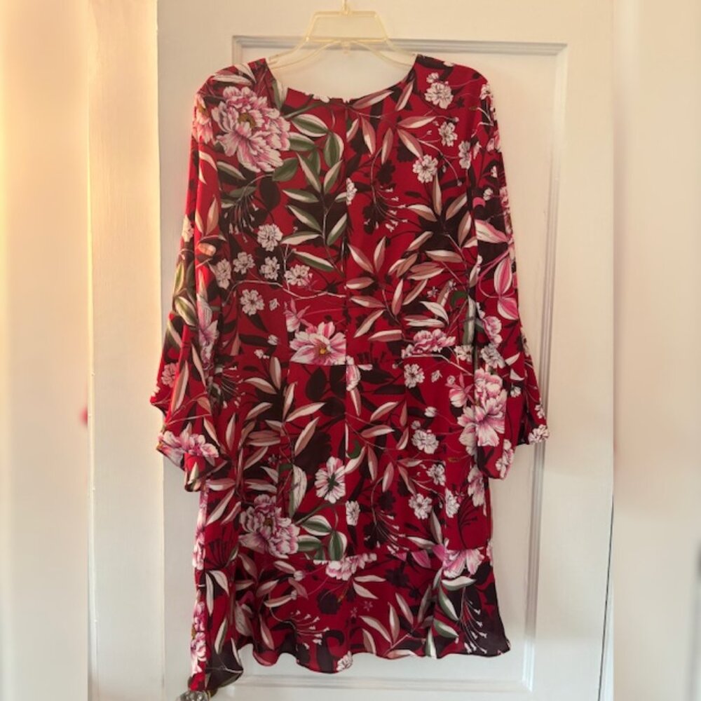 Bar III Red Floral Lanturn Sleeve Dress
